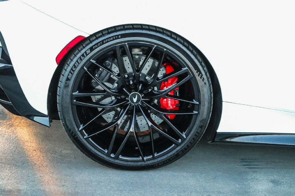 Used 2022 McLaren GT RWD image 11