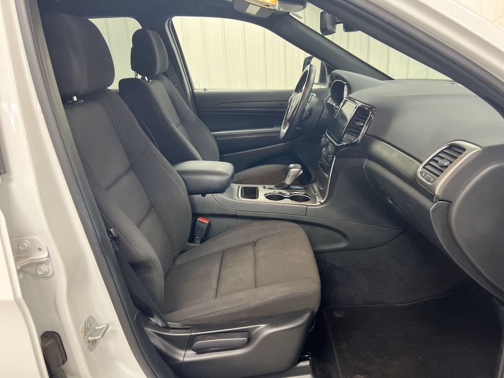 Used 2022 Jeep Grand Cherokee Laredo E AWD/4WD image 22