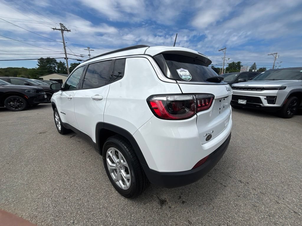 Certified 2024 Jeep Compass Latitude AWD/4WD image 3