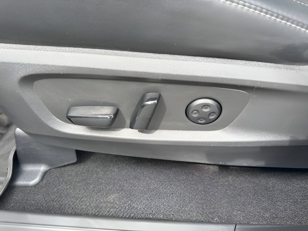 Used 2023 INFINITI QX60 Luxe w/ Vision Package FWD image 10