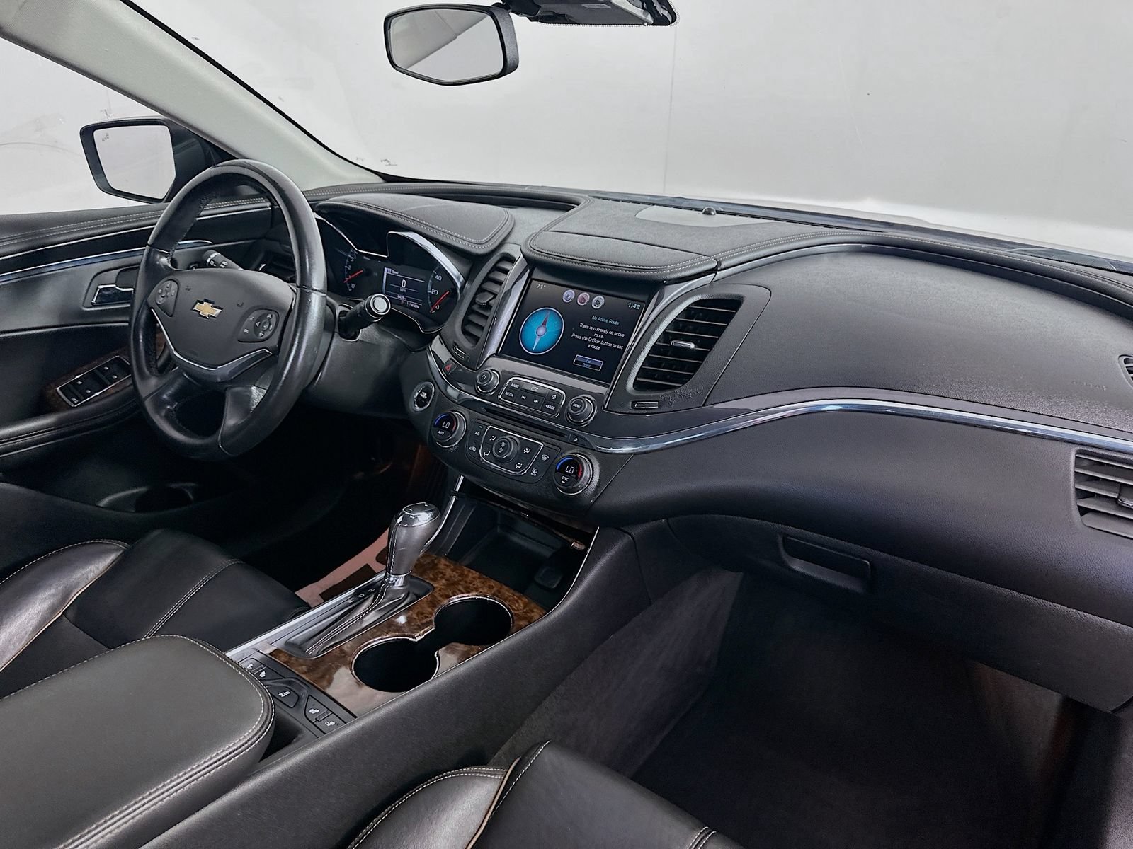 Used 2015 Chevrolet Impala LTZ FWD image 30