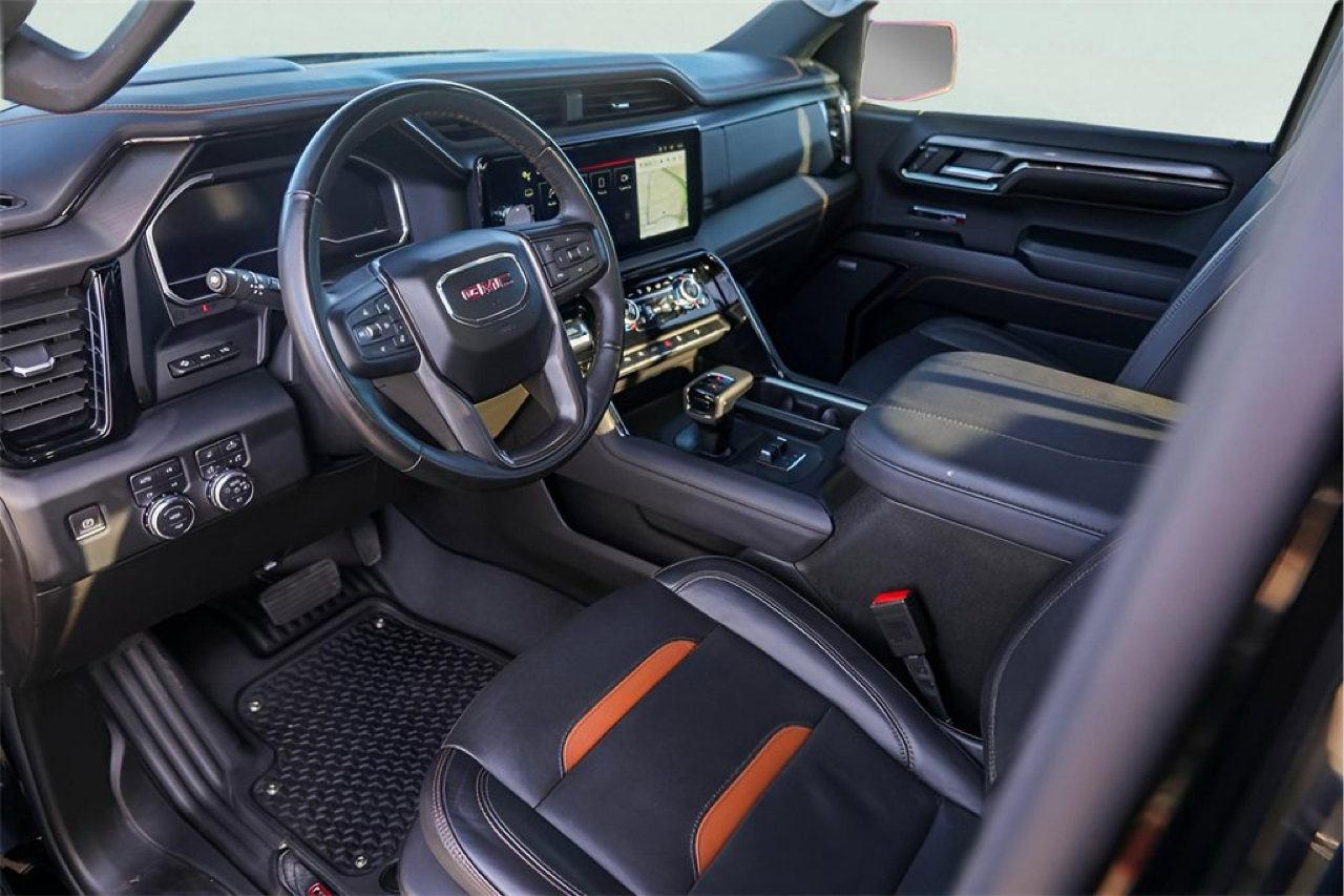 Used 2023 GMC Sierra 1500 AT4 w/ Technology Package image 8