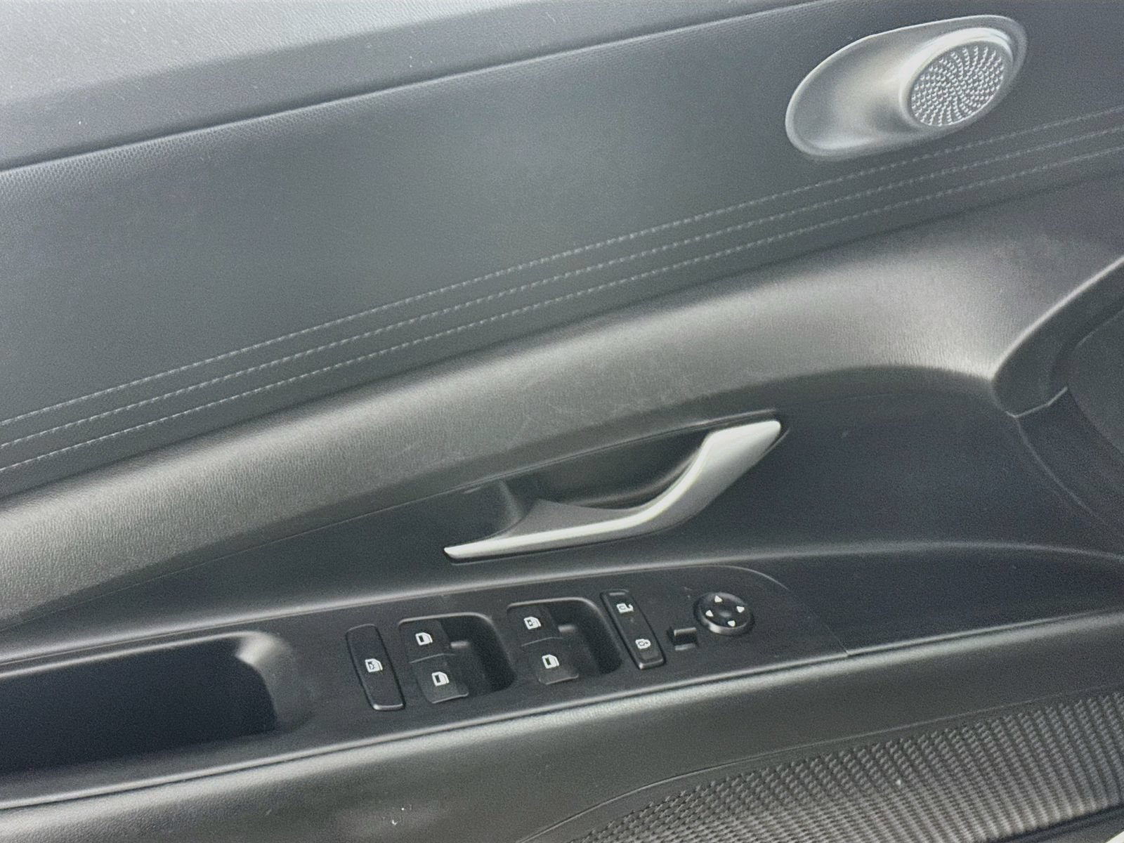 Used 2024 Hyundai Elantra SEL FWD image 13