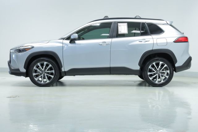 Used 2022 Toyota Corolla Cross XLE image 4