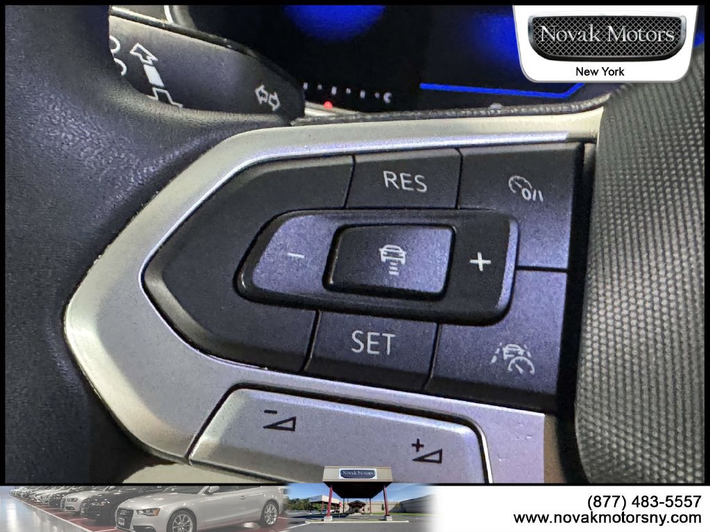 Used 2023 Volkswagen Tiguan SE AWD/4WD image 16
