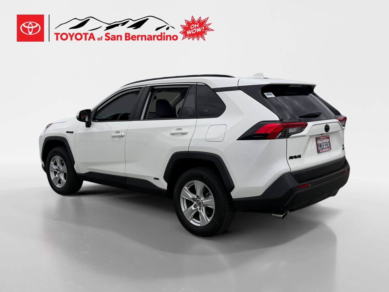 Certified 2021 Toyota RAV4 XLE w/ XLE Grade Weather Package AWD/4WD image 3