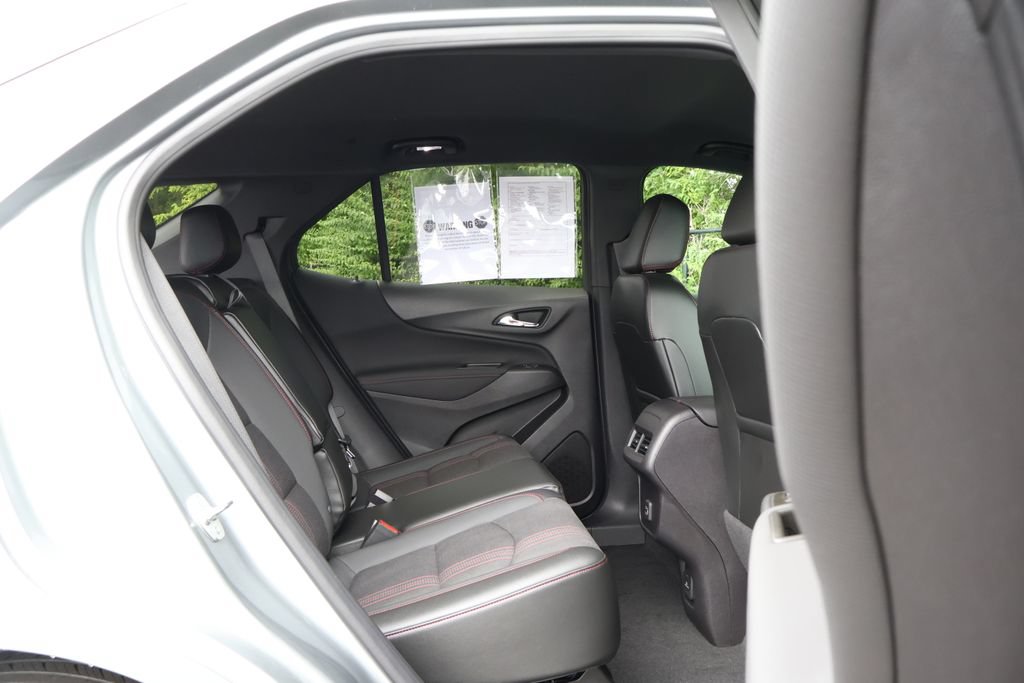 Used 2024 Chevrolet Equinox RS FWD image 47