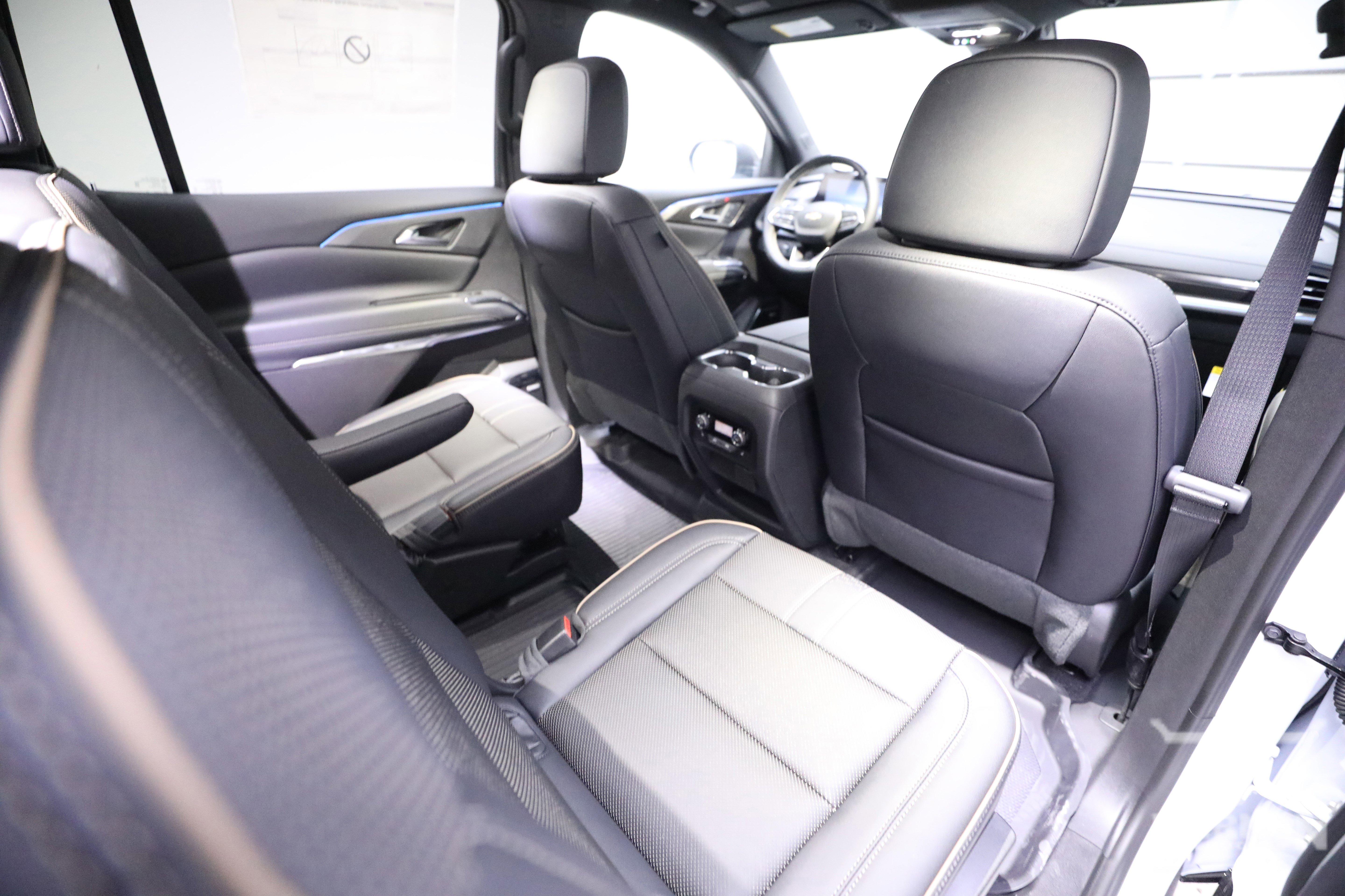 New 2026 Chevrolet Traverse High Country w/ LPO, Floor Liner Package image 12