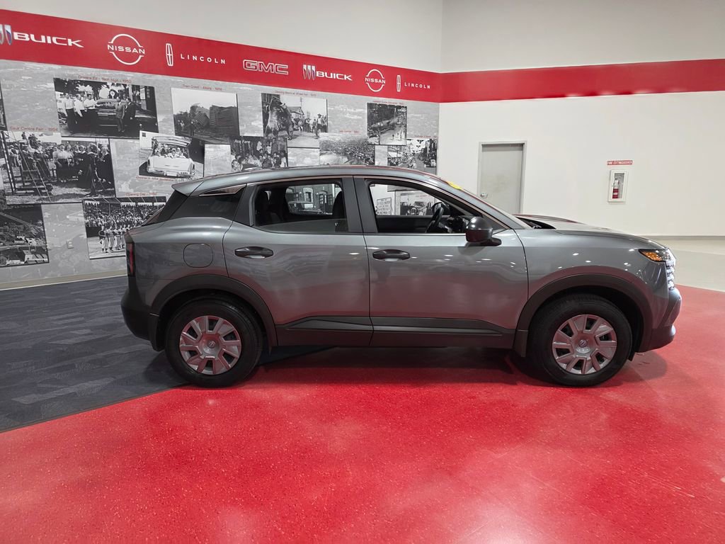 Used 2025 Nissan Kicks S AWD/4WD image 2