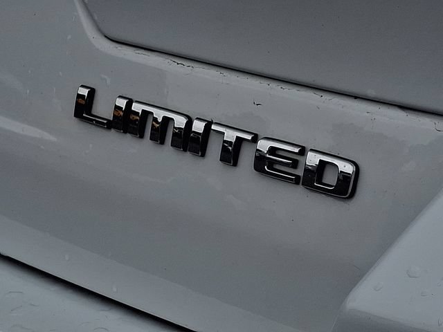 Used 2023 Jeep Grand Cherokee Limited AWD/4WD image 30