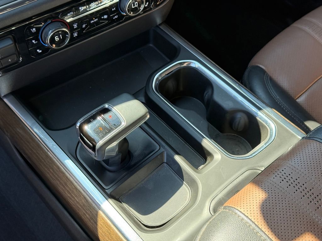 Used 2023 Chevrolet Silverado 1500 High Country w/ Technology Package image 19