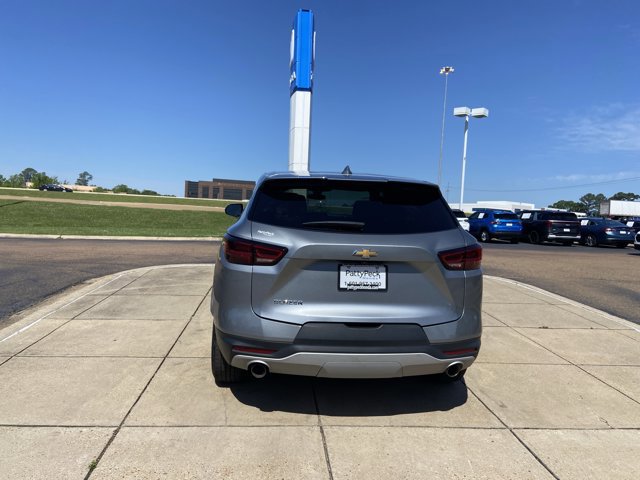 Used 2025 Chevrolet Blazer LT FWD image 8