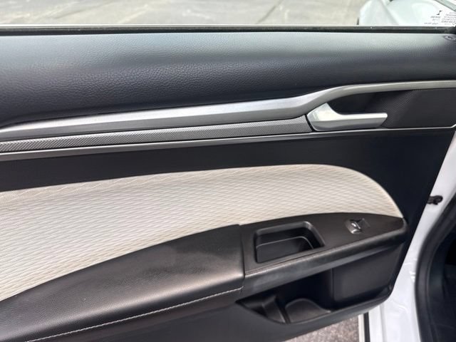 Used 2020 Ford Fusion SE w/ Equipment Group 151A FWD image 20