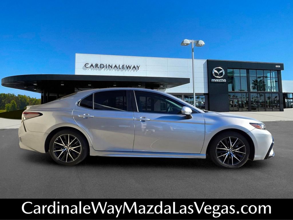 Used 2024 Toyota Camry SE FWD image 6
