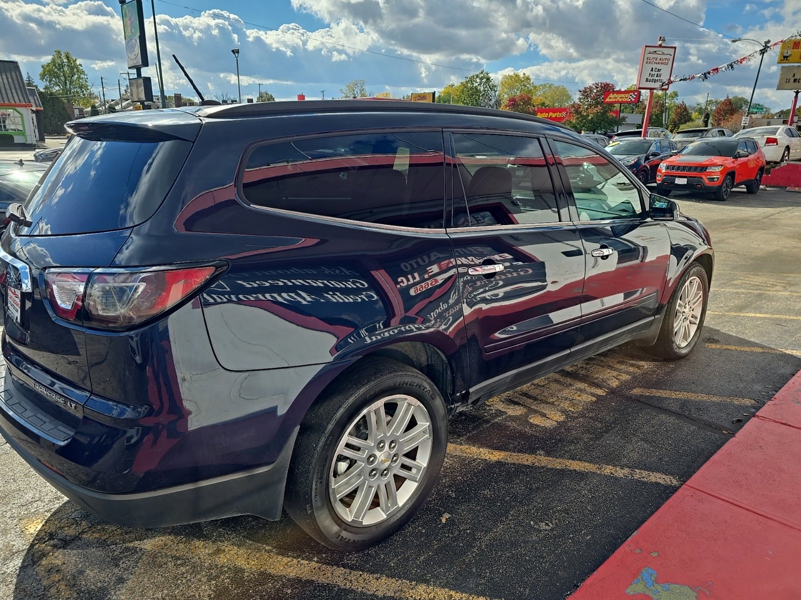 Used 2015 Chevrolet Traverse LT w/ Traveler's Package image 6