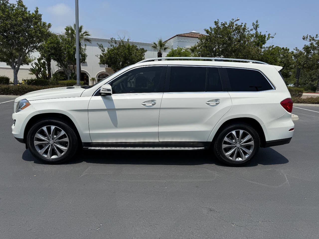 Used 2013 Mercedes-Benz GL 450 GL 450 4MATIC AWD 4dr SUV image 2