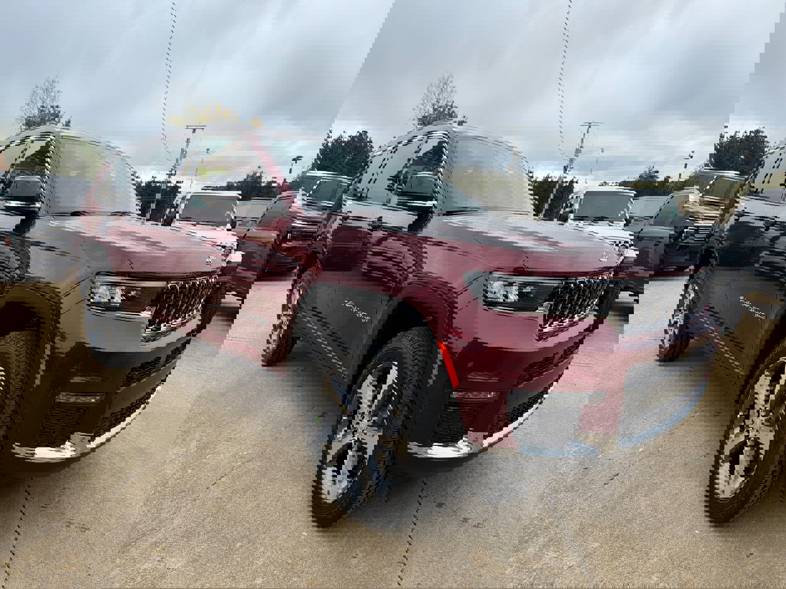 New 2025 Jeep Grand Cherokee L Limited w/ Luxury Tech Group II image 3