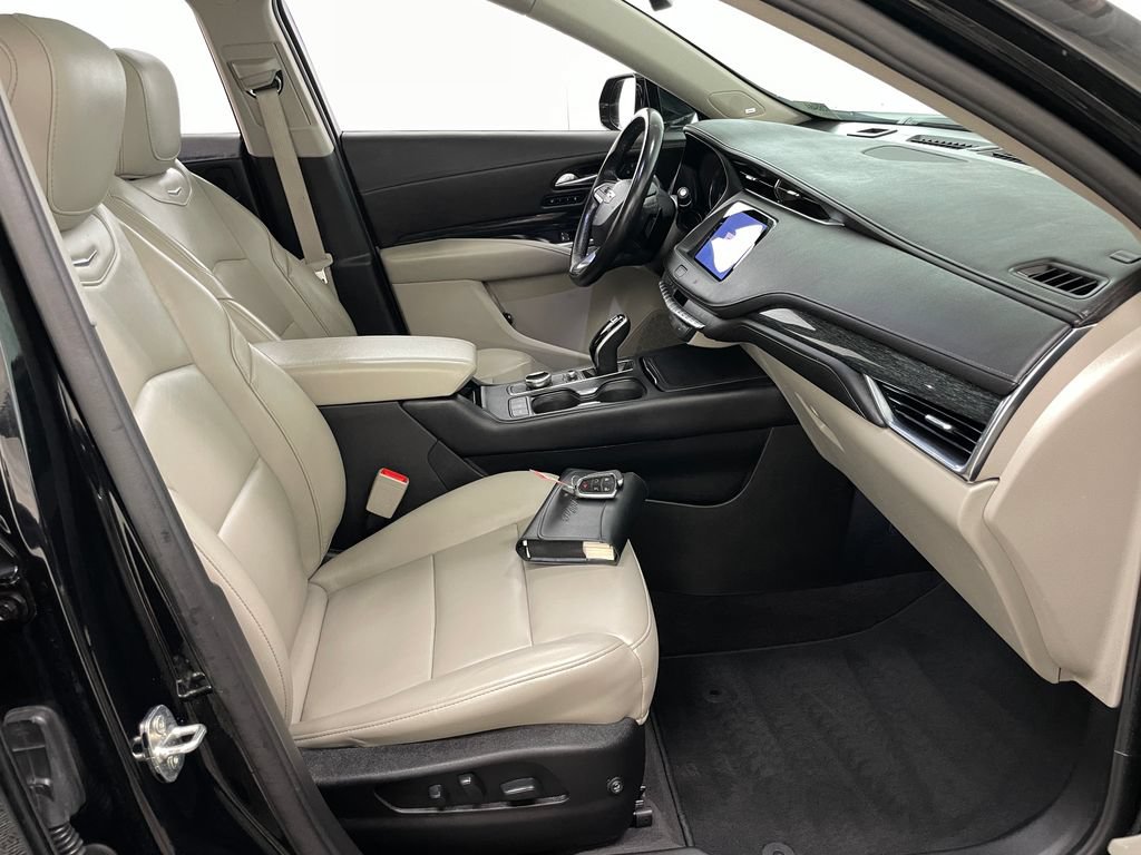 Certified 2020 Cadillac XT4 Premium Luxury w/ Driver Awareness Package AWD/4WD image 40