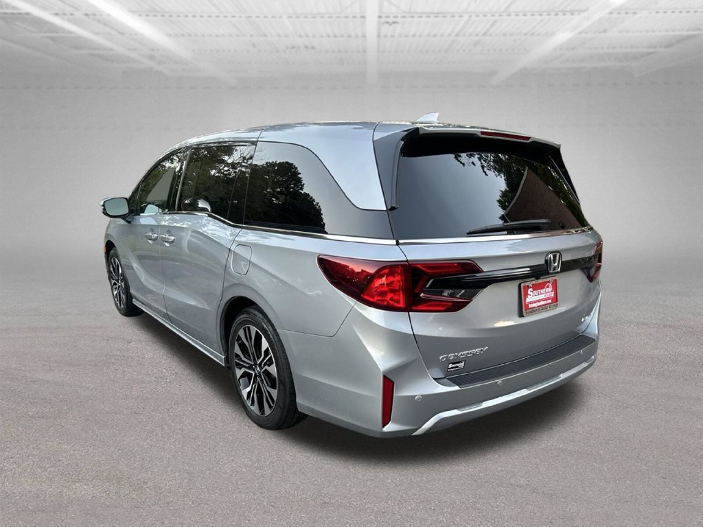 Used 2025 Honda Odyssey Elite image 3