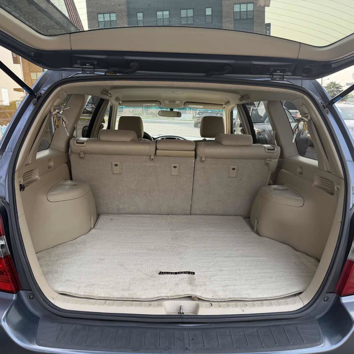 Used 2005 Toyota Highlander 2WD V6 w/ 3rd Row image 15