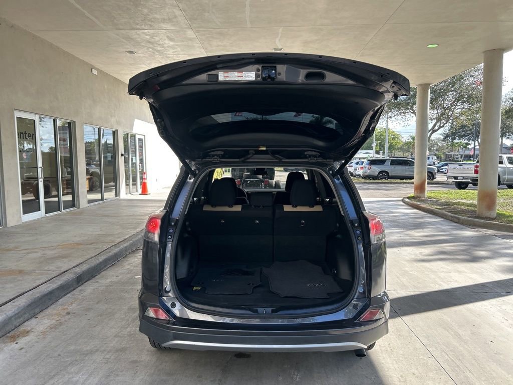 Used 2018 Toyota RAV4 XLE image 31