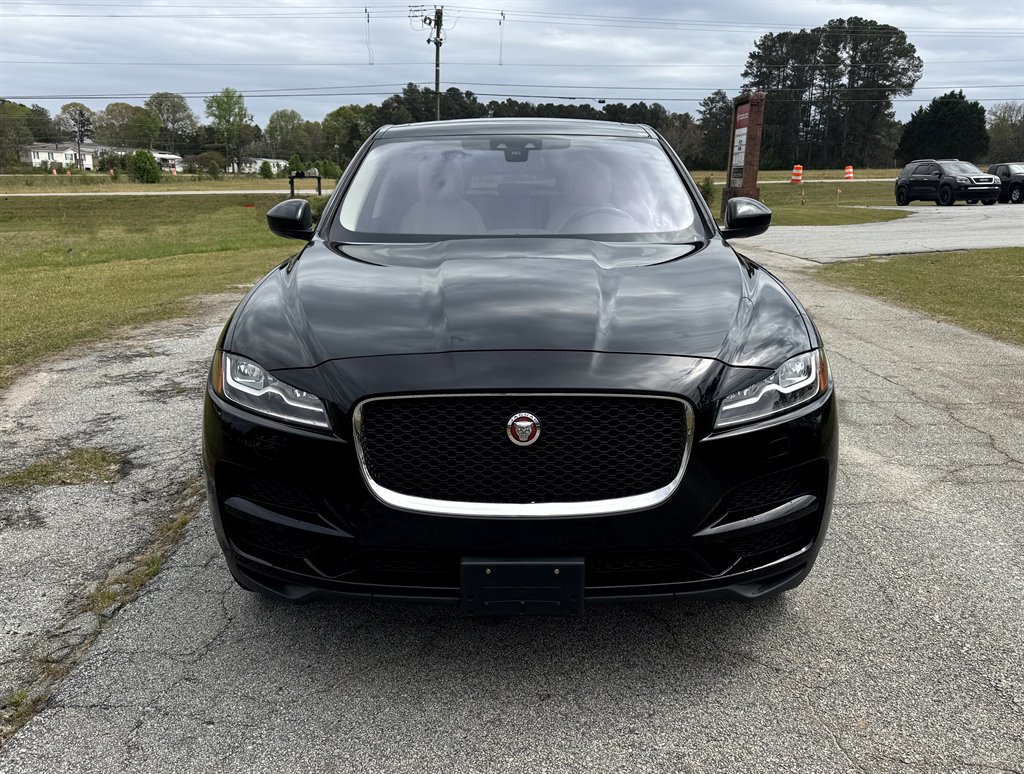 Used 2017 Jaguar F-PACE Prestige AWD/4WD image 2