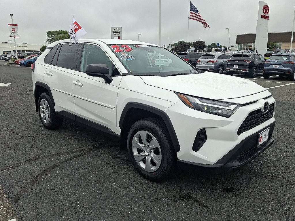 Certified 2023 Toyota RAV4 LE AWD/4WD image 3