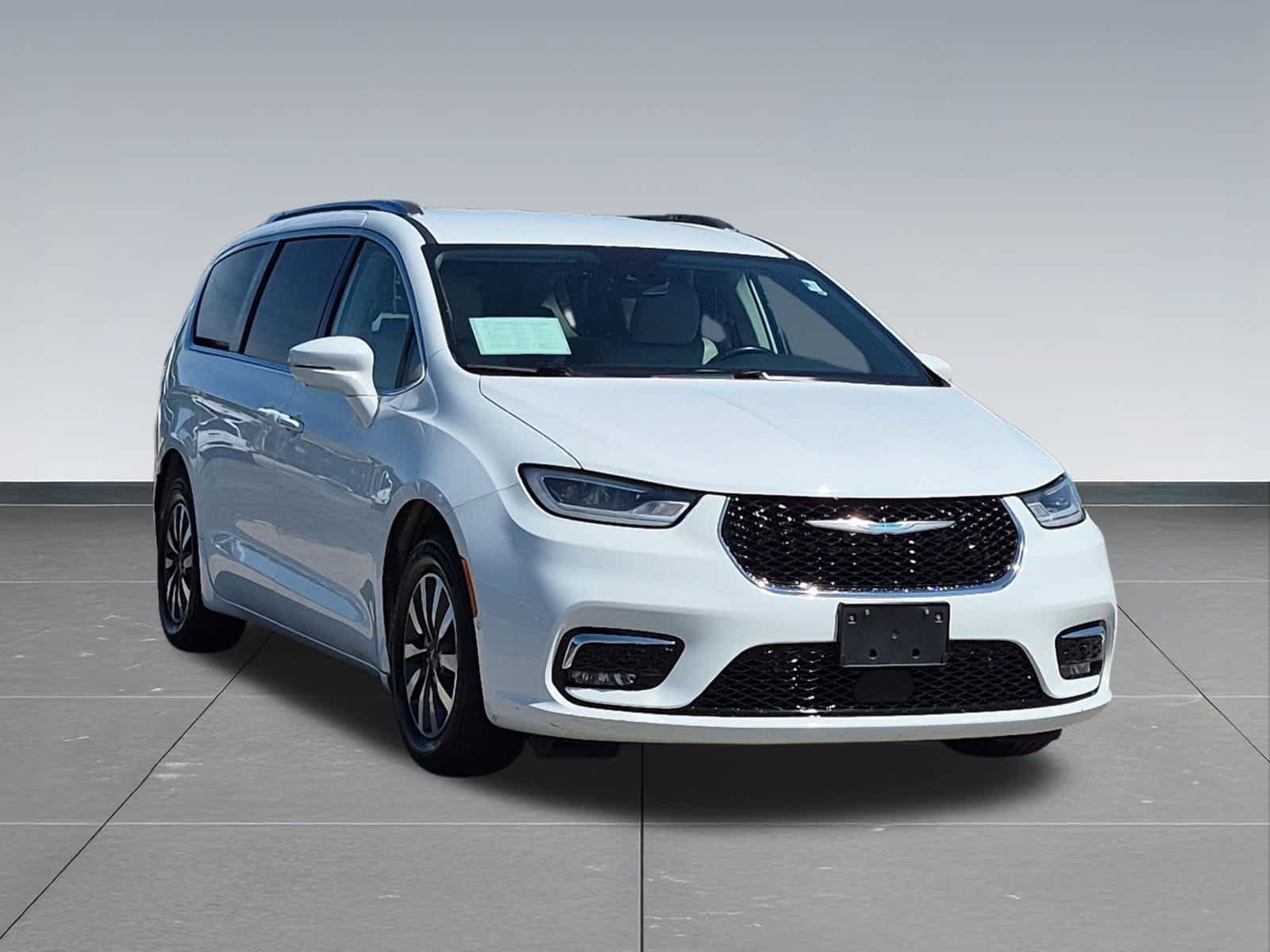 Used 2021 Chrysler Pacifica Touring-L FWD image 7