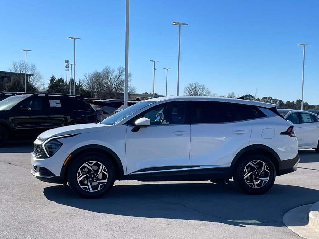 Certified 2024 Kia Sportage LX image 4