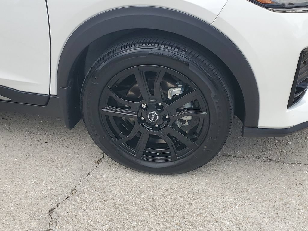 Certified 2024 Nissan Kicks SR w/ SR Premium Package FWD image 9