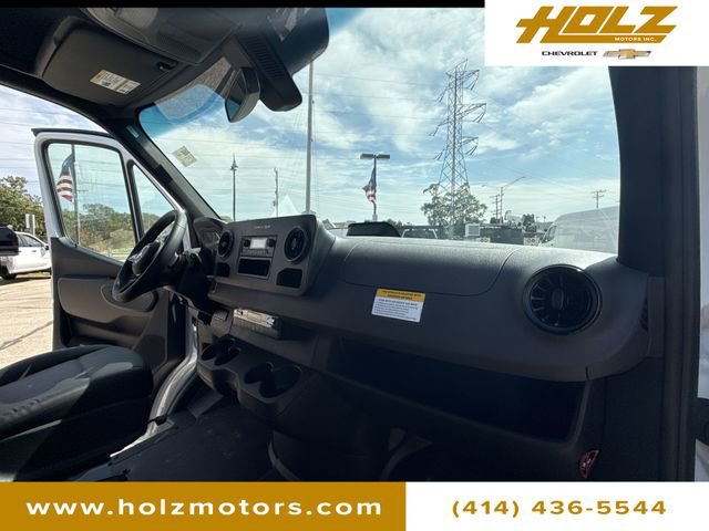 Used 2025 Mercedes-Benz Sprinter 2500 image 23