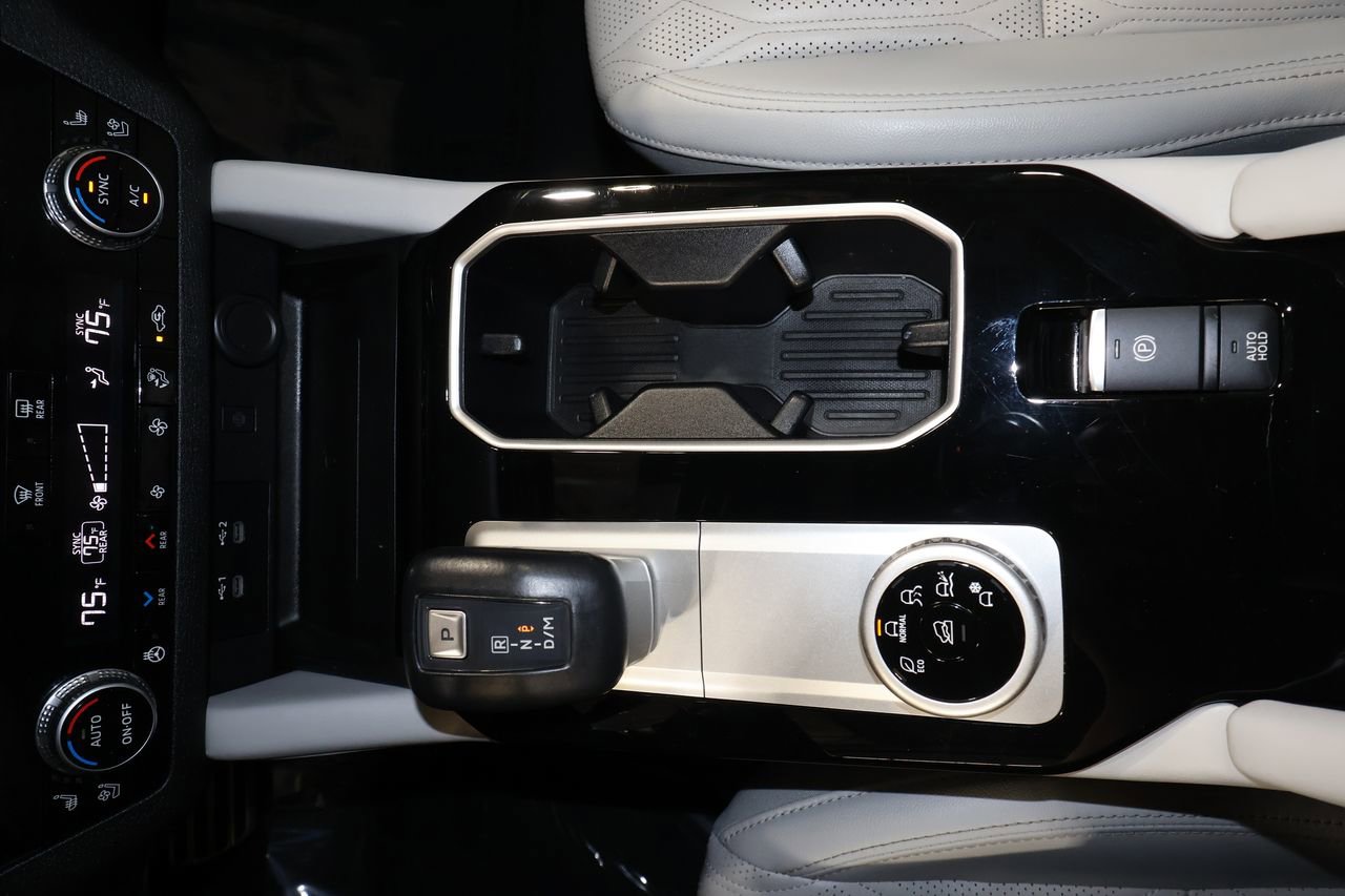 Used 2025 Mitsubishi Outlander SEL FWD image 15