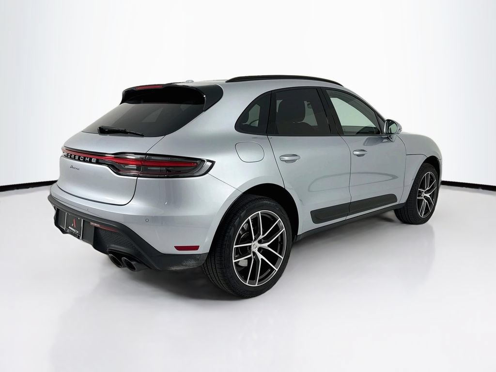 Certified 2025 Porsche Macan AWD/4WD image 9