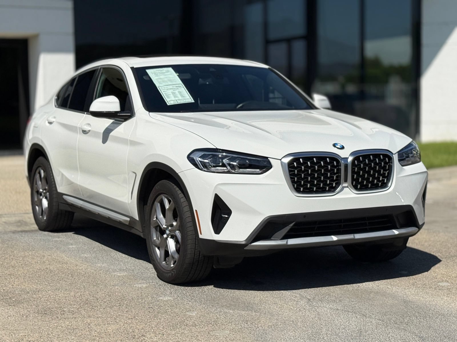Used 2023 BMW X4 xDrive30i w/ Convenience Package AWD/4WD image 8