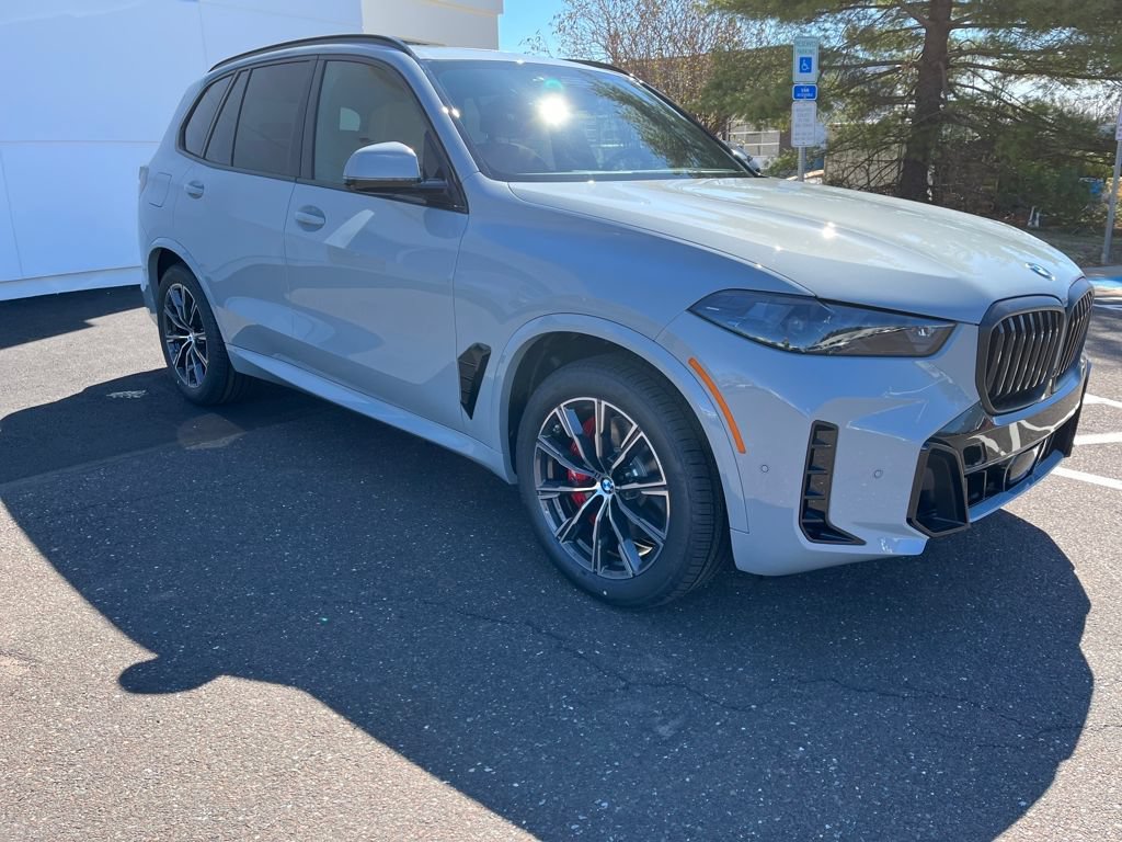 New 2026 BMW X5 xDrive40i w/ M Sport Package AWD/4WD image 5