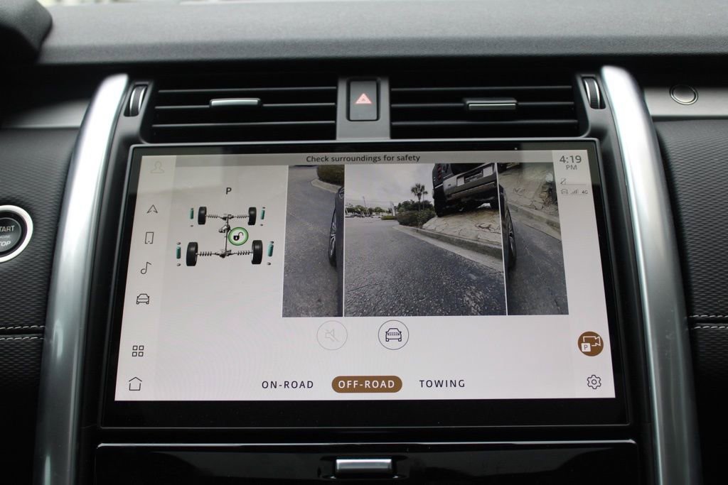 Certified 2025 Land Rover Discovery Dynamic SE image 21