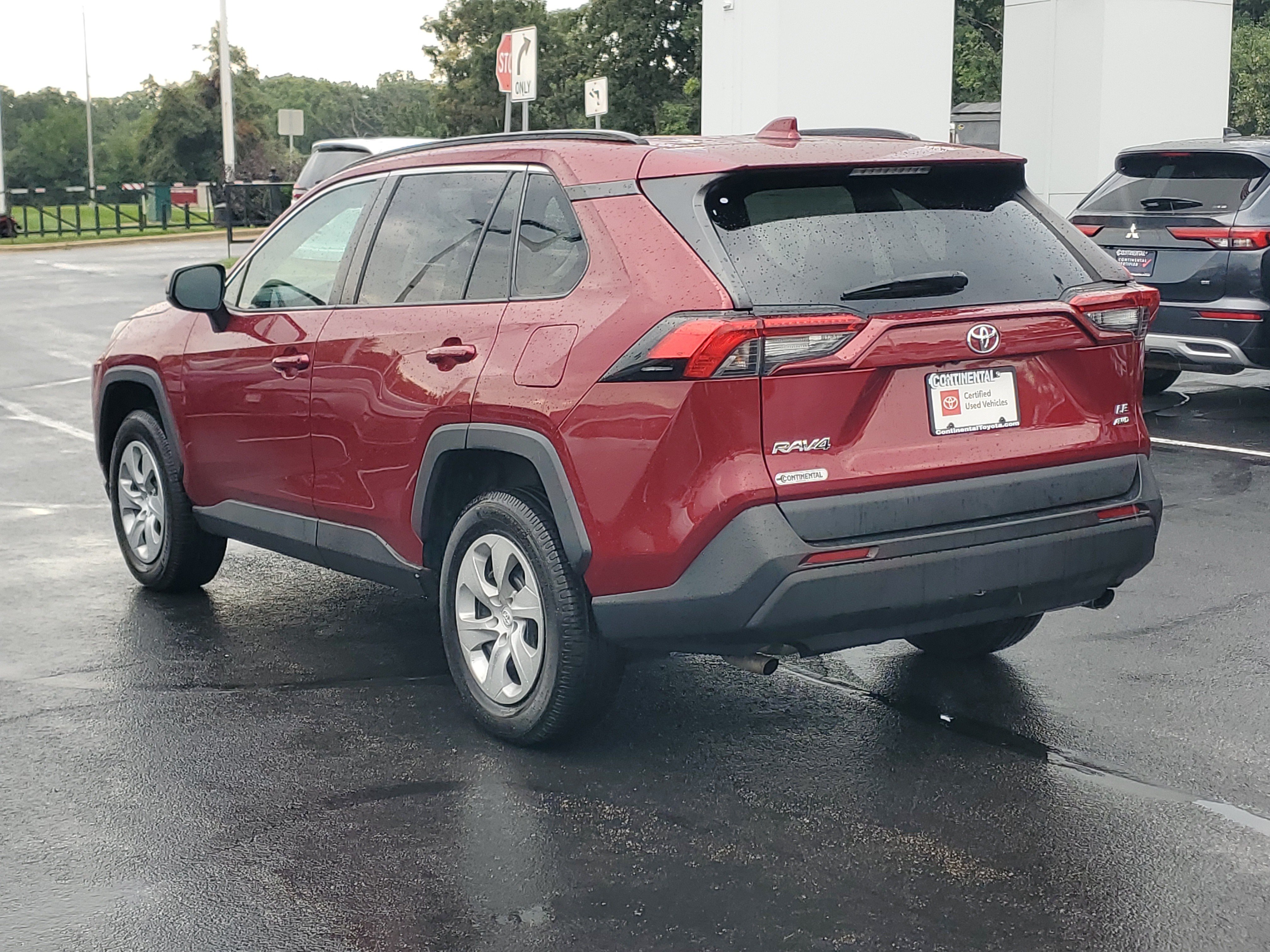 Certified 2020 Toyota RAV4 LE AWD/4WD image 4