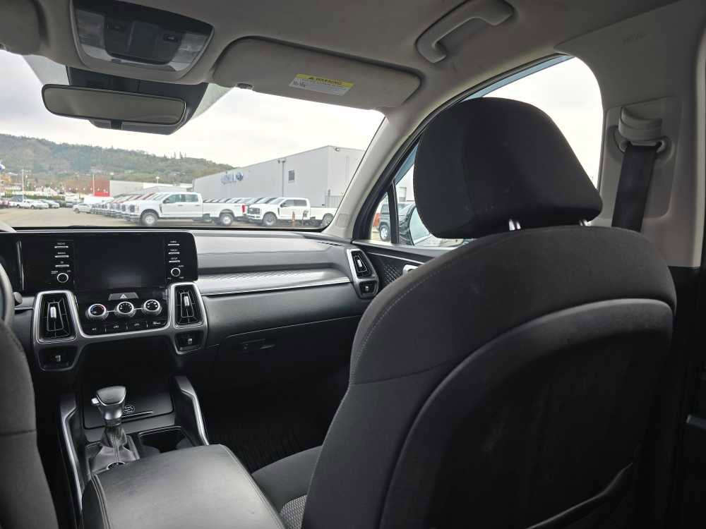 Used 2021 Kia Sorento LX image 14
