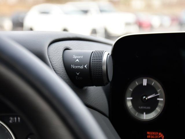 New 2025 Lexus ES 350 Luxury image 15