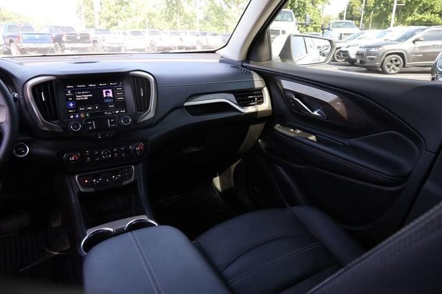 Used 2024 GMC Terrain Denali w/ Denali Premium Package AWD/4WD image 29