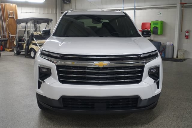 Used 2026 Chevrolet Traverse LT w/ Driver Confidence Package FWD image 2