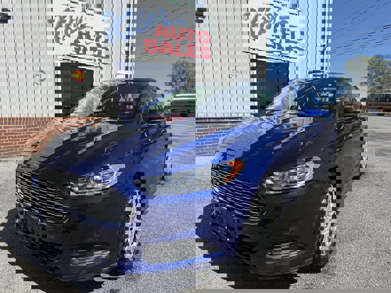 Used 2014 Ford Fusion S image 2