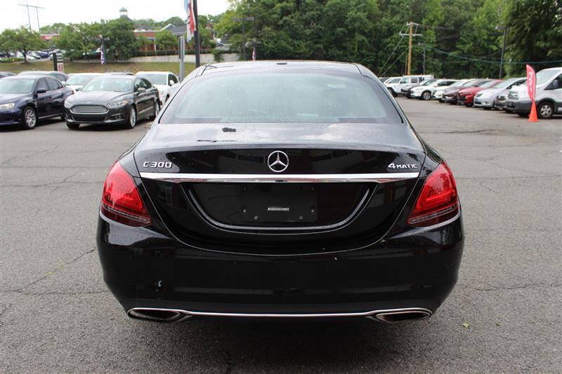 Used 2019 Mercedes-Benz C 300 4MATIC Sedan image 4