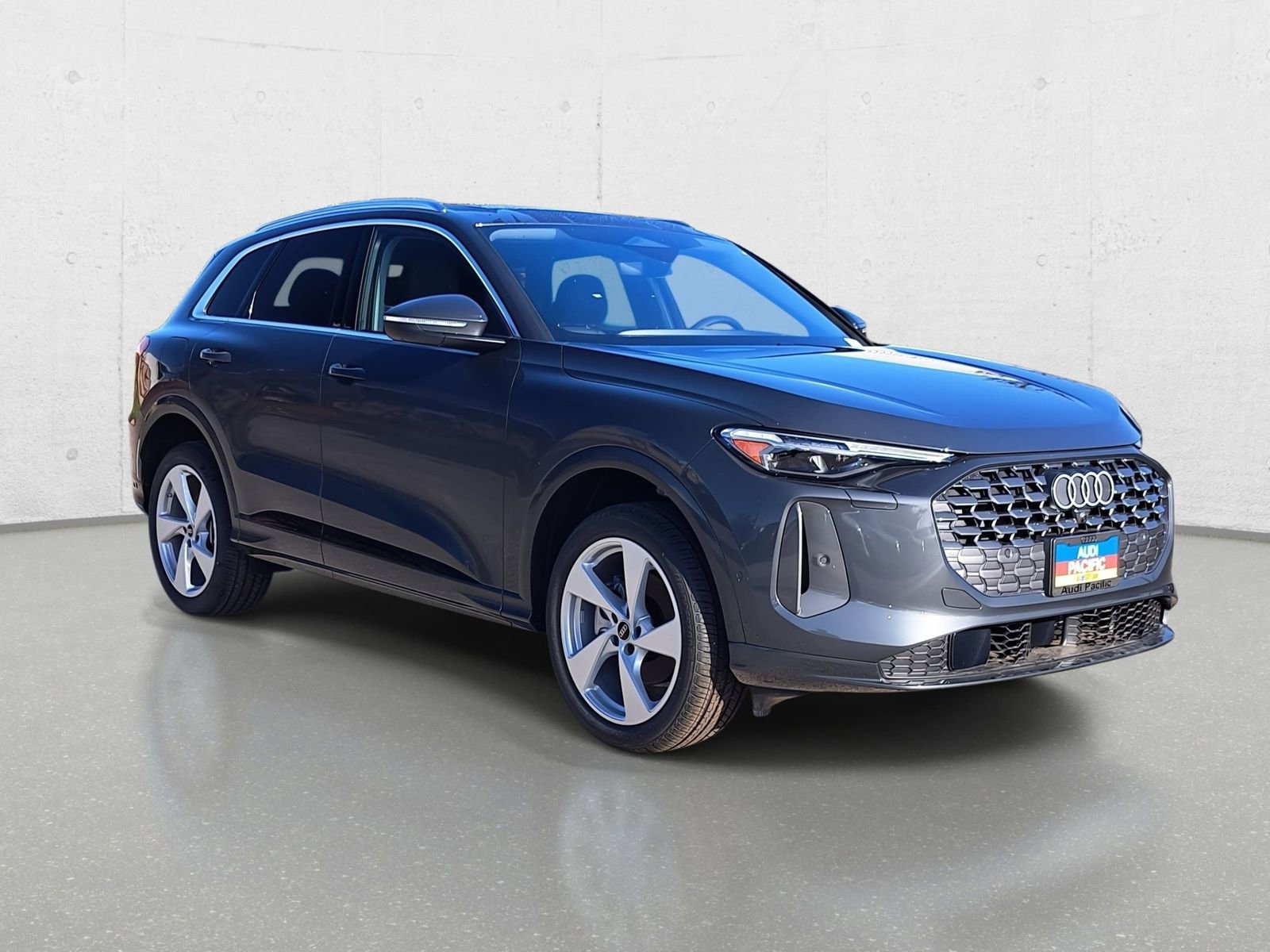 New 2025 Audi Q5 Premium Plus AWD/4WD image 3