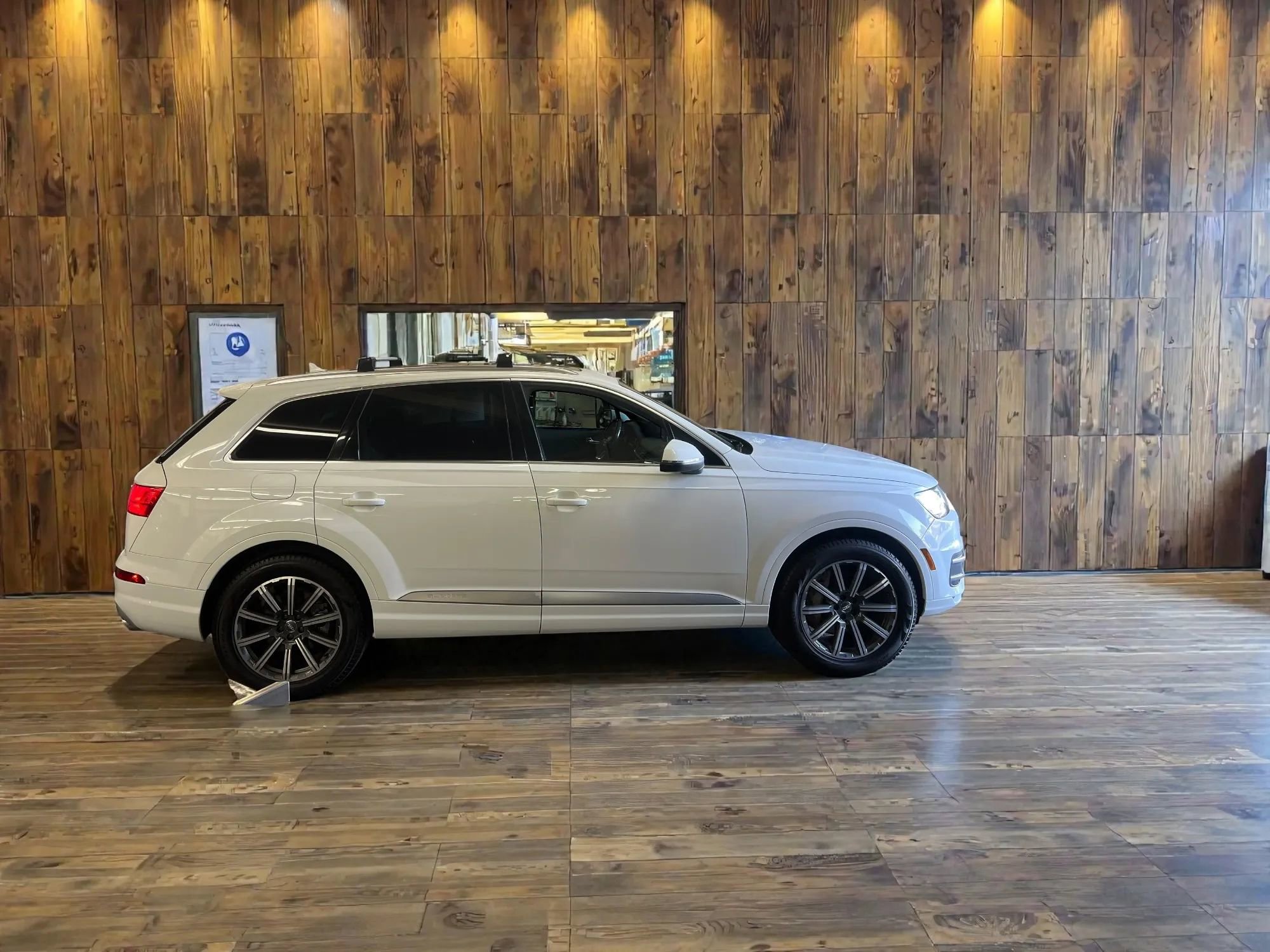 Used 2017 Audi Q7 3.0T Premium AWD/4WD image 8