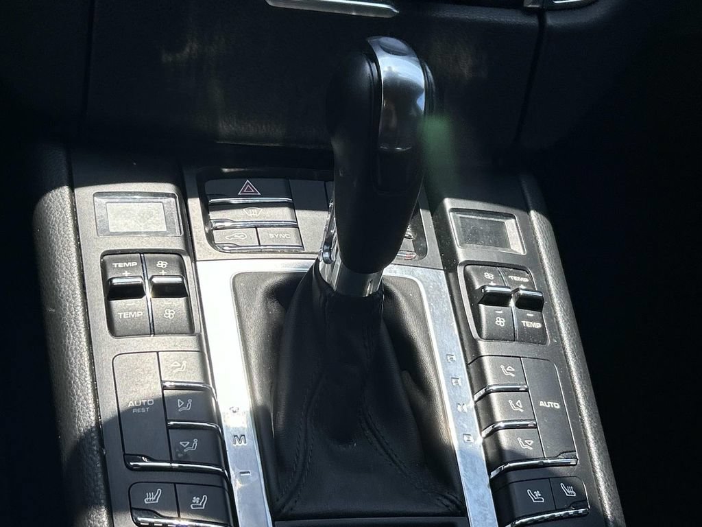 Used 2015 Porsche Macan Turbo AWD/4WD image 38