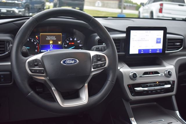 Used 2024 Ford Explorer XLT w/ Equipment Group 202A AWD/4WD image 21