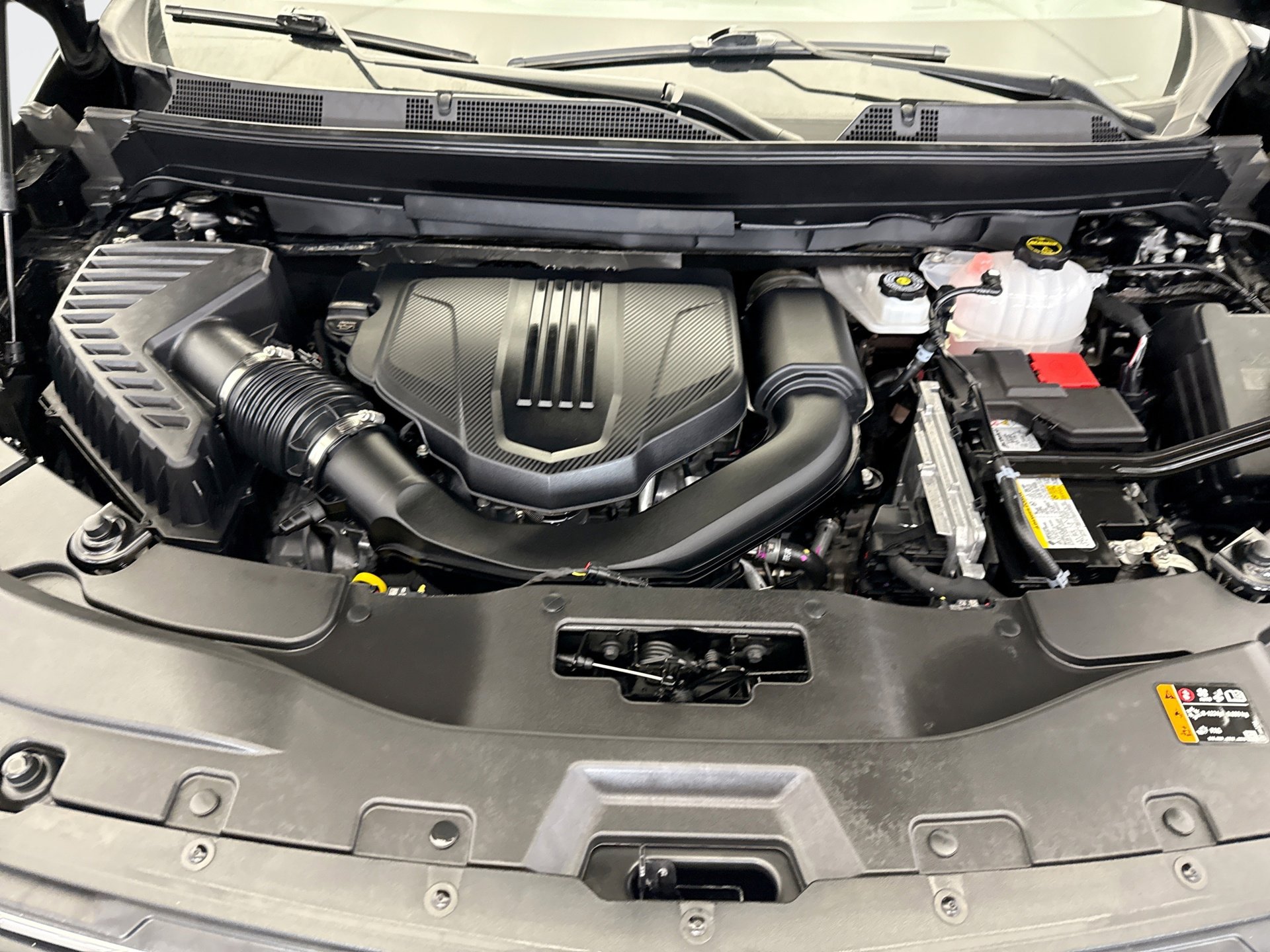 Used 2025 Chevrolet Traverse LT w/ Sun and Wheel Package image 24