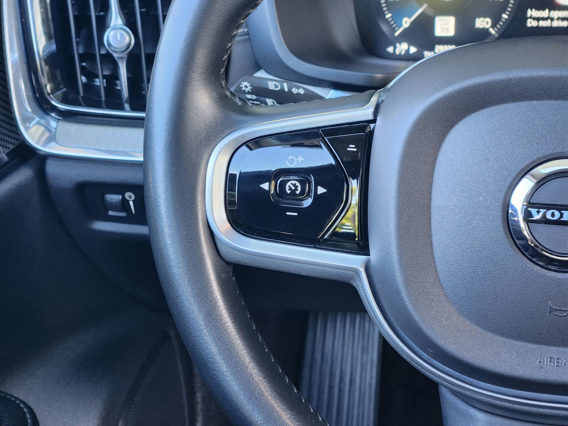 Used 2021 Volvo S60 T8 Inscription image 27
