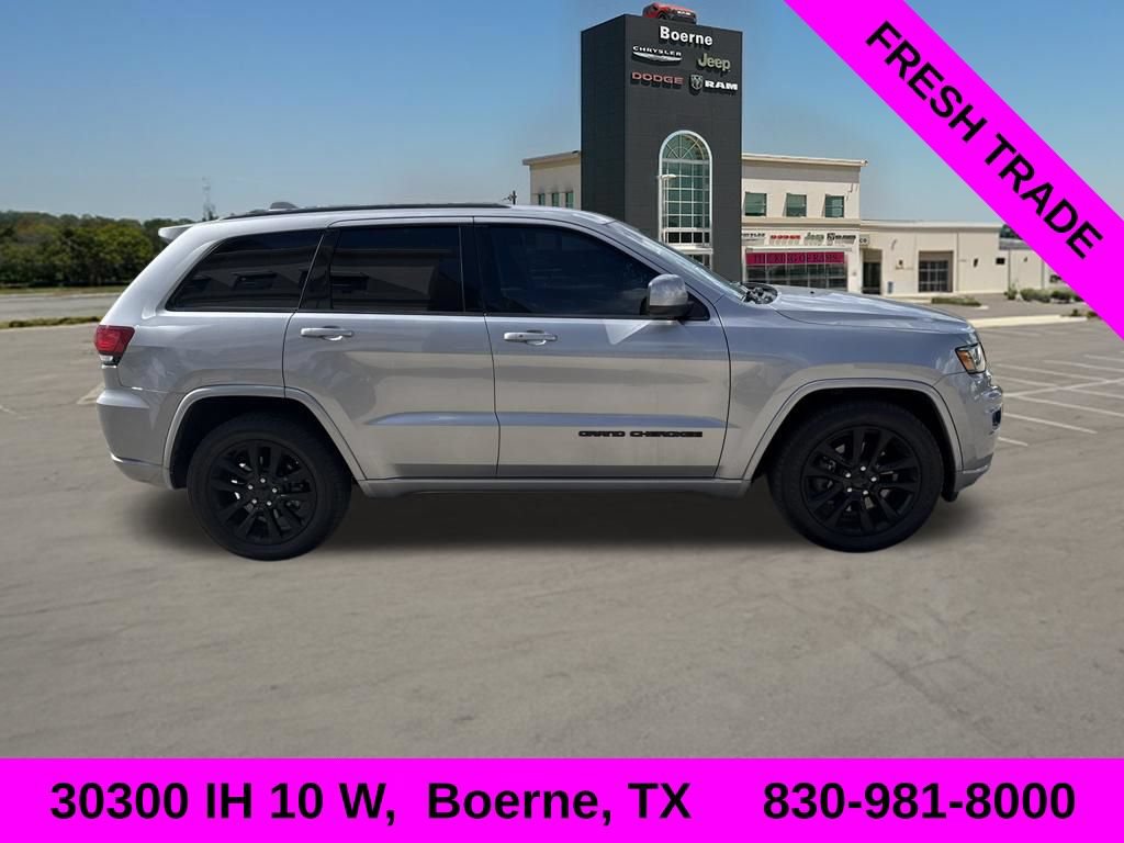 Used 2021 Jeep Grand Cherokee Laredo X RWD image 2